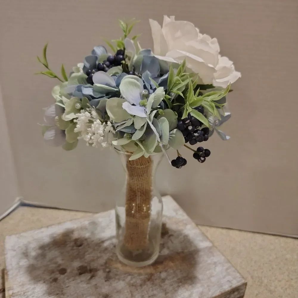 Elegant 7" Blue and White Floral Arrangement